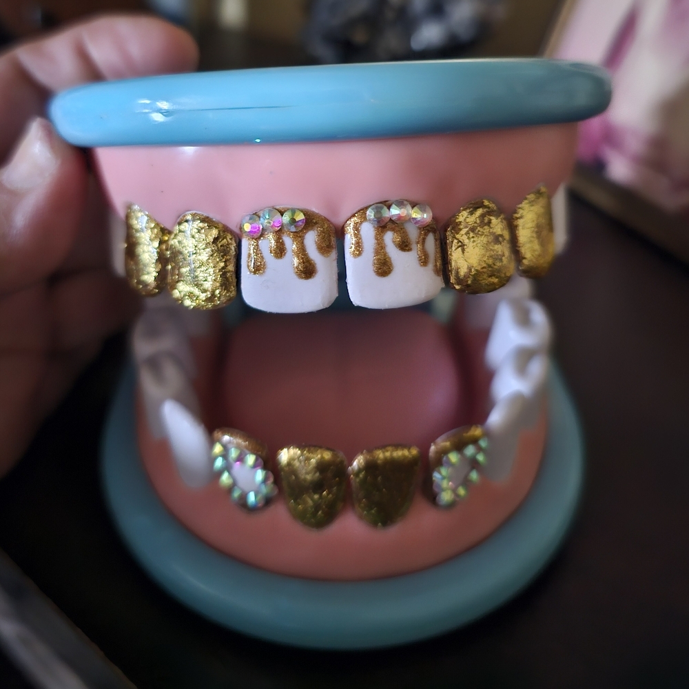 Grillz - Picture 2 of 3